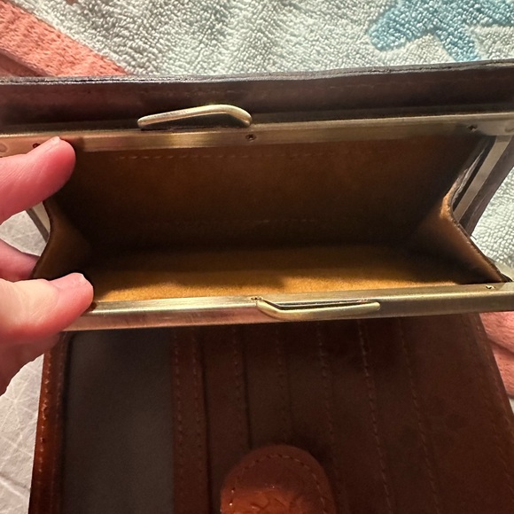 Patricia Nash Rich Brown Leather Shoulder Bag with matching wallet - Picture 14 of 15